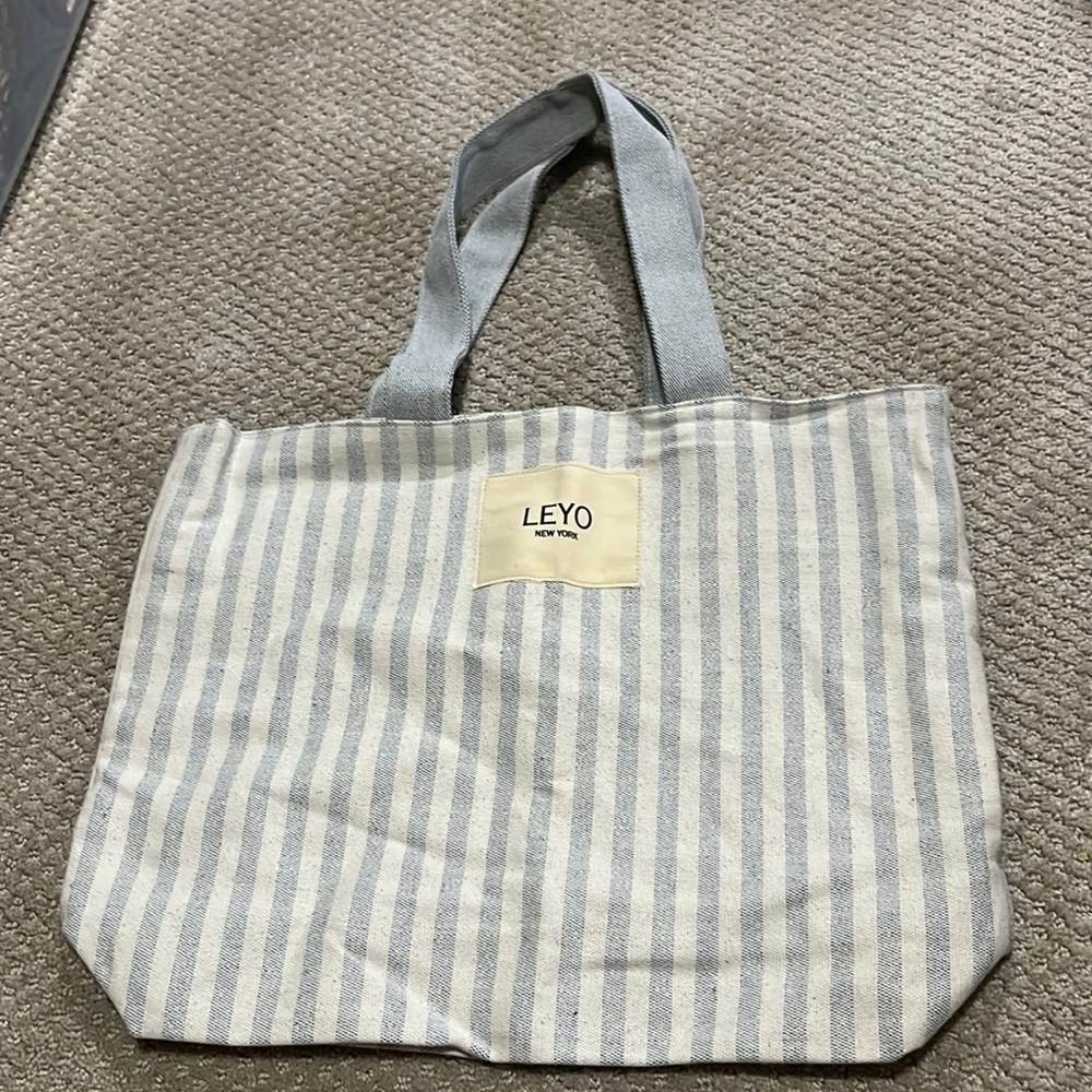LEYO New York striped tote
